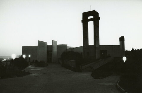 Komentovaná prehliadka Domu smútku na sídlisku Juh