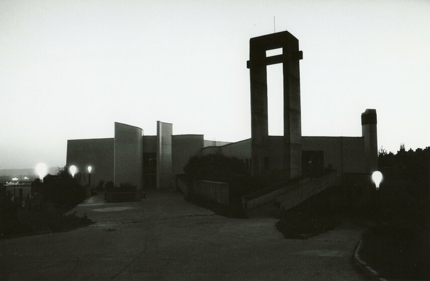 Komentovaná prehliadka Domu smútku na sídlisku Juh