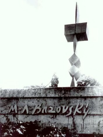 Detial hrobky M. A. Bazovského 