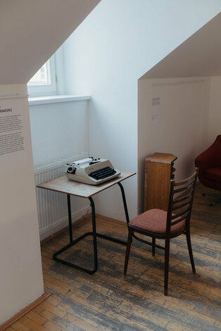 Igor kalný - nič než umelec - galeria_bazovskeho_dvaja (25)