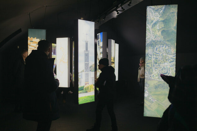 Výstava ochrana pamiatok a moderná architektúra trenčianskeho kraja: súčasný stav a výzvy - cat_vernisáž_dvaja (31)