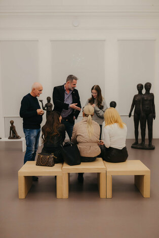 Finisáž výstavy rudolf uher – stopy - finisaz_uher_dvaja (63)