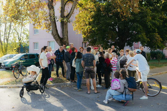 Komentovaná prehliadka sídliska dlhé hony - cat_dlhé_hony_dvaja (45)