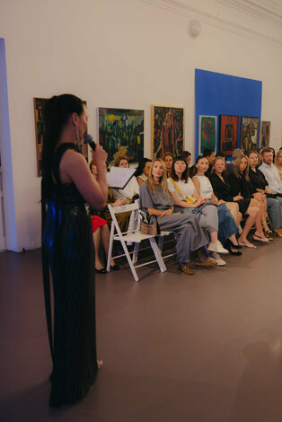 Módna prehliadka - galeria_bazovskeho_prehliadka_dvaja (124)