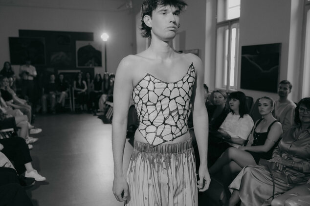 Módna prehliadka - galeria_bazovskeho_prehliadka_dvaja (152)