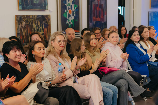 Módna prehliadka - galeria_bazovskeho_prehliadka_dvaja (168)