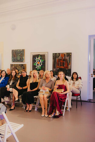 Módna prehliadka - galeria_bazovskeho_prehliadka_dvaja (16)