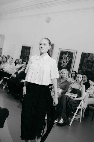 Módna prehliadka - galeria_bazovskeho_prehliadka_dvaja (34)