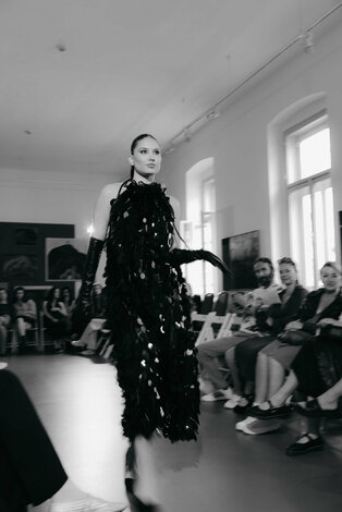 Módna prehliadka - galeria_bazovskeho_prehliadka_dvaja (43)