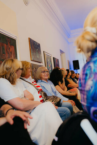Módna prehliadka - galeria_bazovskeho_prehliadka_dvaja (70)