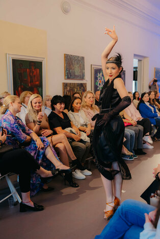 Módna prehliadka - galeria_bazovskeho_prehliadka_dvaja (84)