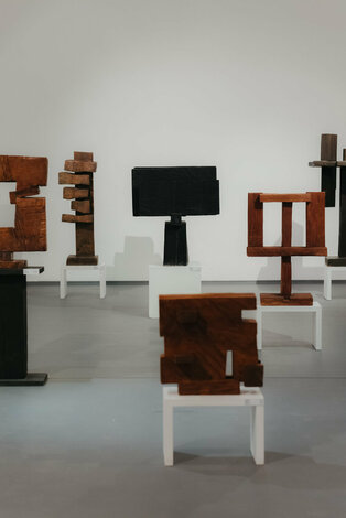 Rudolf uher/ stopy - uher_stopy_galeria_bazovsky_dvaja (14)