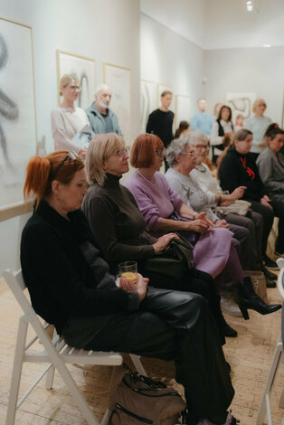 Vernisáž igor kalný - kalny_galeria_bazovsky_dvaja (54)