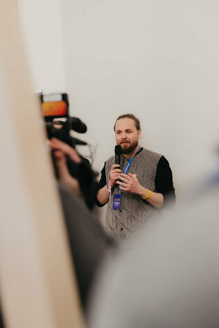 Vernisáž stano filko - trenčín_26_otvárací_víkend_piatok_dvaja (242)