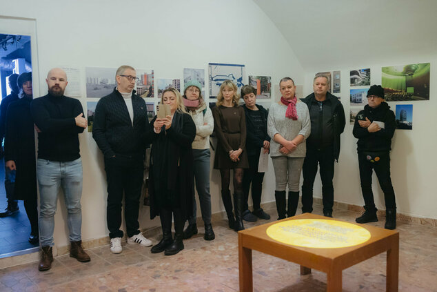 Vernisáž výstavy ochrana pamiatok a moderná architektúra trenčianskeho kraja: súčasný stav a výzvy - cat_vernisáž_dvaja (41)