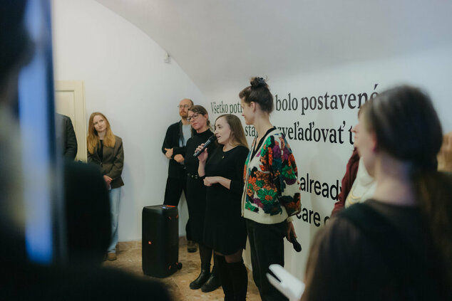 Vernisáž výstavy ochrana pamiatok a moderná architektúra trenčianskeho kraja: súčasný stav a výzvy - cat_vernisáž_dvaja (43)