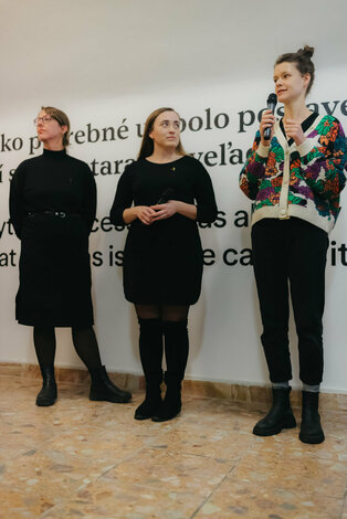 Vernisáž výstavy ochrana pamiatok a moderná architektúra trenčianskeho kraja: súčasný stav a výzvy - cat_vernisáž_dvaja (48)