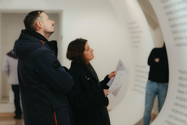 Vernisáž výstavy ochrana pamiatok a moderná architektúra trenčianskeho kraja: súčasný stav a výzvy - cat_vernisáž_dvaja (83)