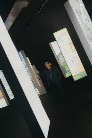 Vernisáž výstavy ochrana pamiatok a moderná architektúra trenčianskeho kraja: súčasný stav a výzvy - cat_vernisáž_dvaja (9)