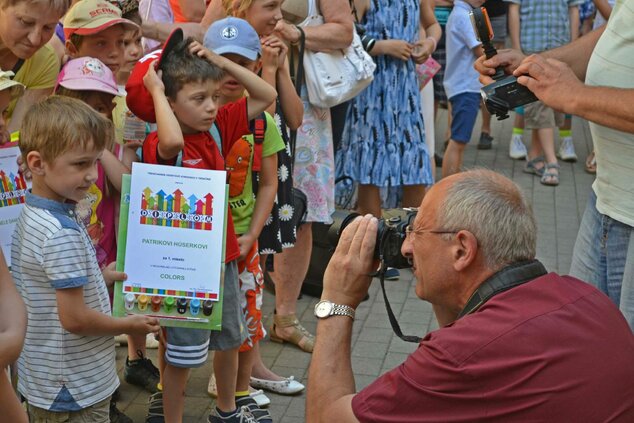 Vernisáž výtvarnej súťaže colors – cestovanie v čase - 13498129_1193400837346628_821929443002590452_o