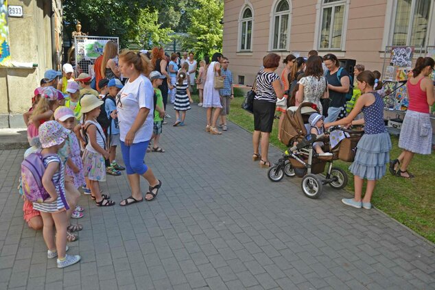 Vernisáž výtvarnej súťaže colors – cestovanie v čase - 13558647_1193400477346664_7273399430217670780_o