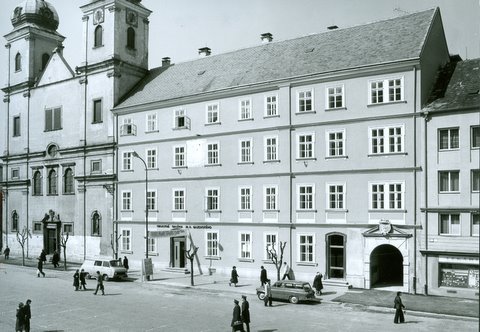 Pôvodné sídlo galérie M. A. Bazovského